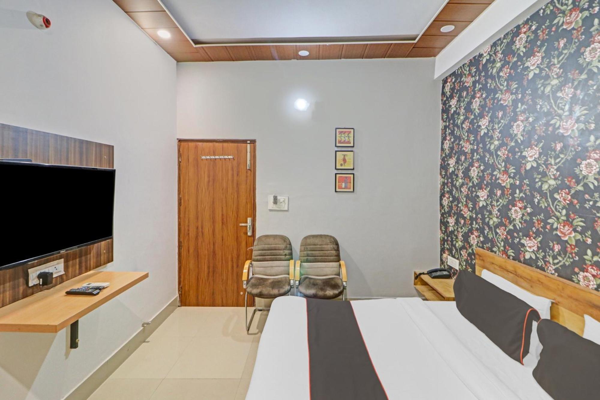 Hotel O Star Ki นิวเดลี ภายนอก รูปภาพ